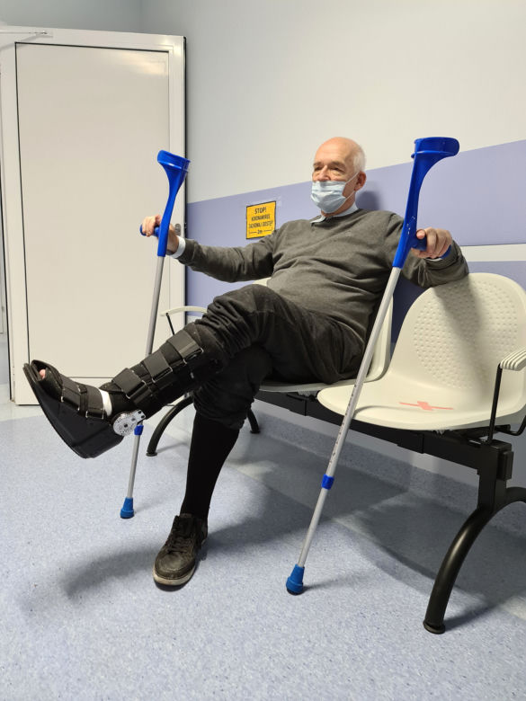 Korwin-Mikke prócz nogi, nie narzeka na zdrowie