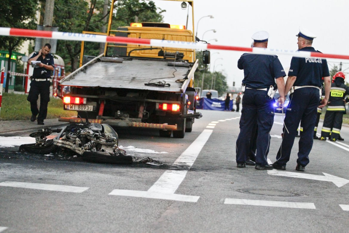 Warszawa. Motocykl spłonął na ulicy Broniewskiego
