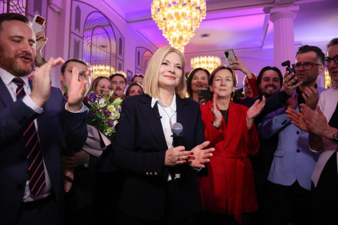 Potężna fuszerka w tle Moniki Piątkowskiej. To co pokazali za jej plecami na wieczorze wyborczym zadziwia! 