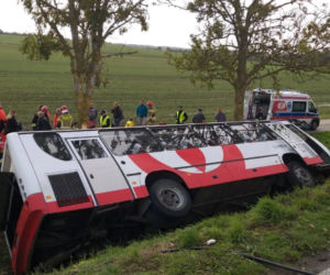 Wypadek autobusu z dziećmi! Są ranni [ZDJĘCIA]
