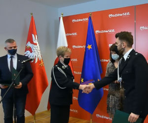 Marszałek przyznał nagrody. 15-letnia bohaterka została Strażakiem Miesiąca
