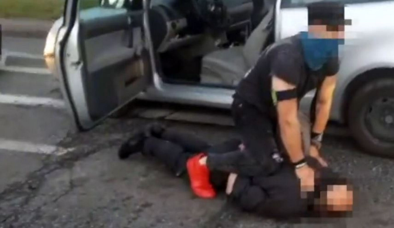 Policjanci grupy działającej w ramach wydziału dw. z przestępczością samochodową  zatrzymali dwóch obywateli Gruzji do kradzieży auta