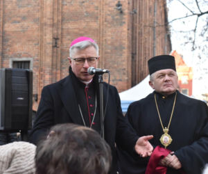 Orszak Trzech Króli 2026 w Toruniu. Zdjęcia z samego serca starówki