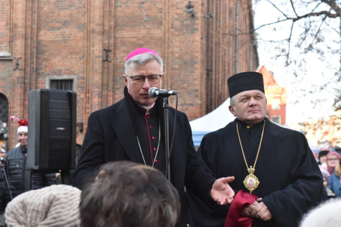 Orszak Trzech Króli 2026 w Toruniu. Zdjęcia z samego serca starówki