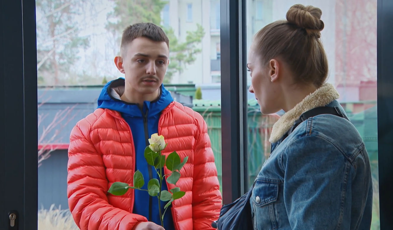 Barwy szczęścia, odcinek 2676: Mirek nie pożałuje pocałunku z Renatą! Dominika pozazdrości jej tak młodego adoratora 