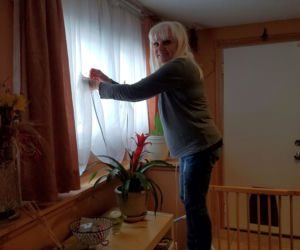 Królowa Sanatorium Miłości uwięziona w swoim domu przez wirusa