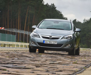 Opel Astra IV