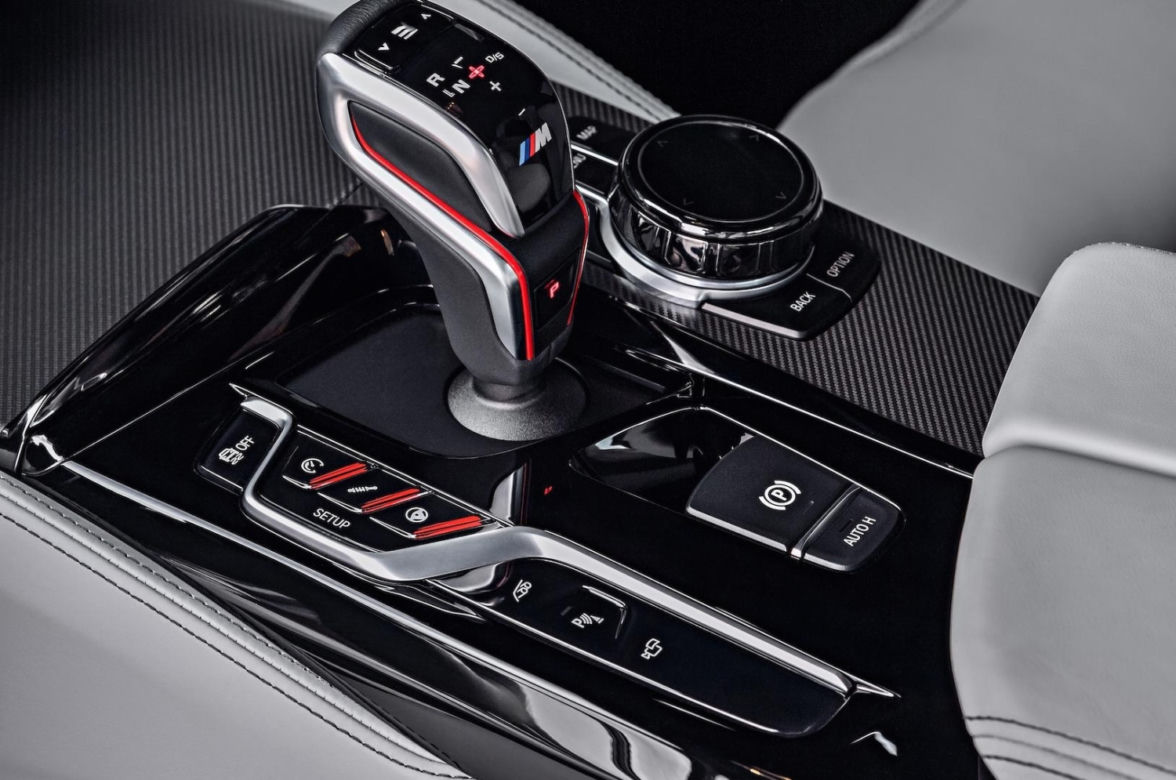 BMW M5 4.4 V8 biturbo M xDrive
