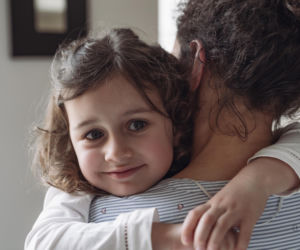 Trendy wychowawcze 2026: „To koniec gentle parenting”. Co teraz zrobią rodzice?