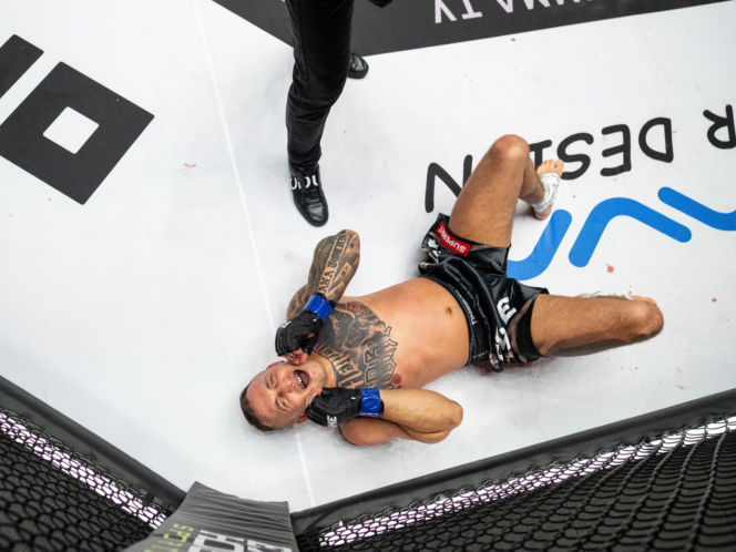 Denis Załęcki - Bartek Szachta na Fame MMA 30