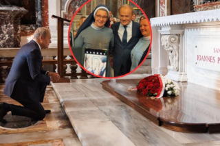 Ludzie spotkali Tuska w Watykanie i się zaczęło! Zaskakujące sceny w kościele tuż przy grobie Jana Pawła II