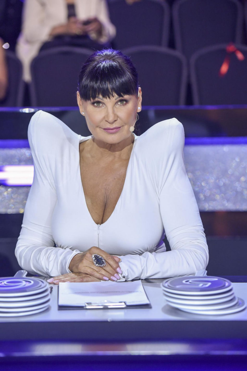 Czarna Mamba bez grzywki! Nowy wizerunek jurorki rozgrzał internet