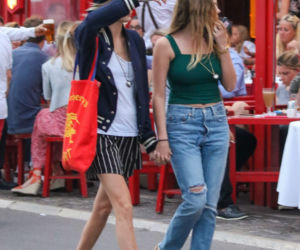 Cara Delevingne i Ashley Benson w Saint-Tropez