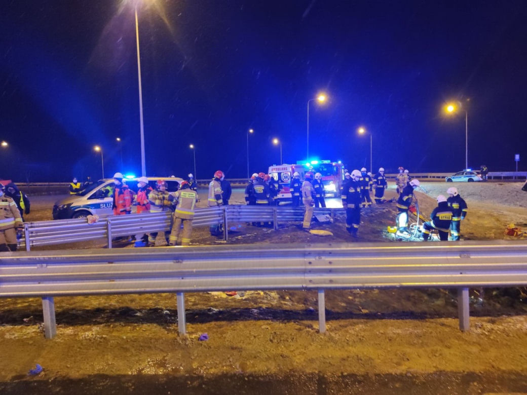 Autostrada A4. Dramatyczna relacja ratowników medycznych z miejsca wypadku autokaru