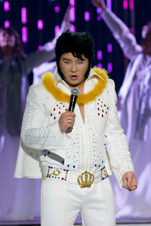 Bilguun jako Elvis Presley