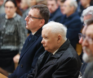 Jarosław Kaczyński na otwarciu wystawy pt. „Katyń 1940 - Smoleńsk 2010. Anatomia kłamstwa” w Muzeum Miejskim w Jastrzębiu-Zdroju