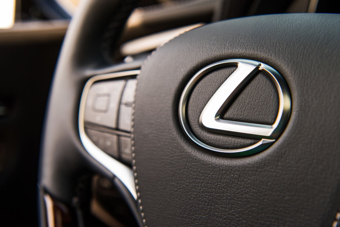 nowy Lexus LS500
