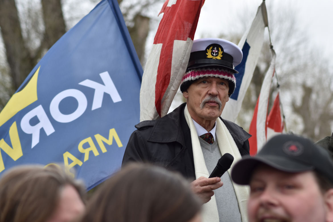 Janusz Korwin-Mikke skończył 80 lat. Tak się zmieniał