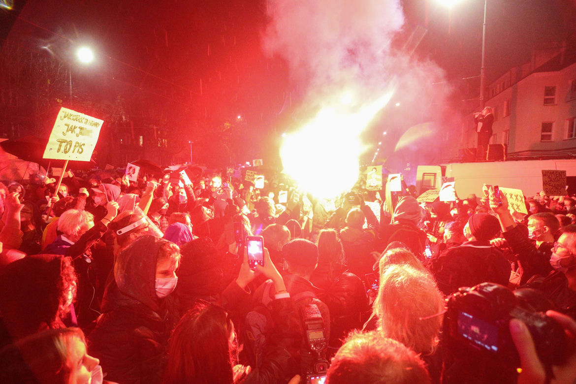 Nocne protesty pod domem Jarosława Kaczyńskiego
