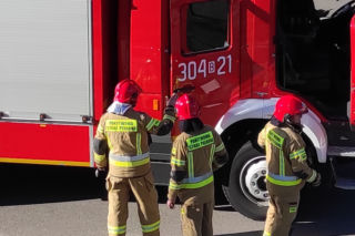 Pożar składowiska palet w Miliczu. Ogień pojawił się w środku nocy