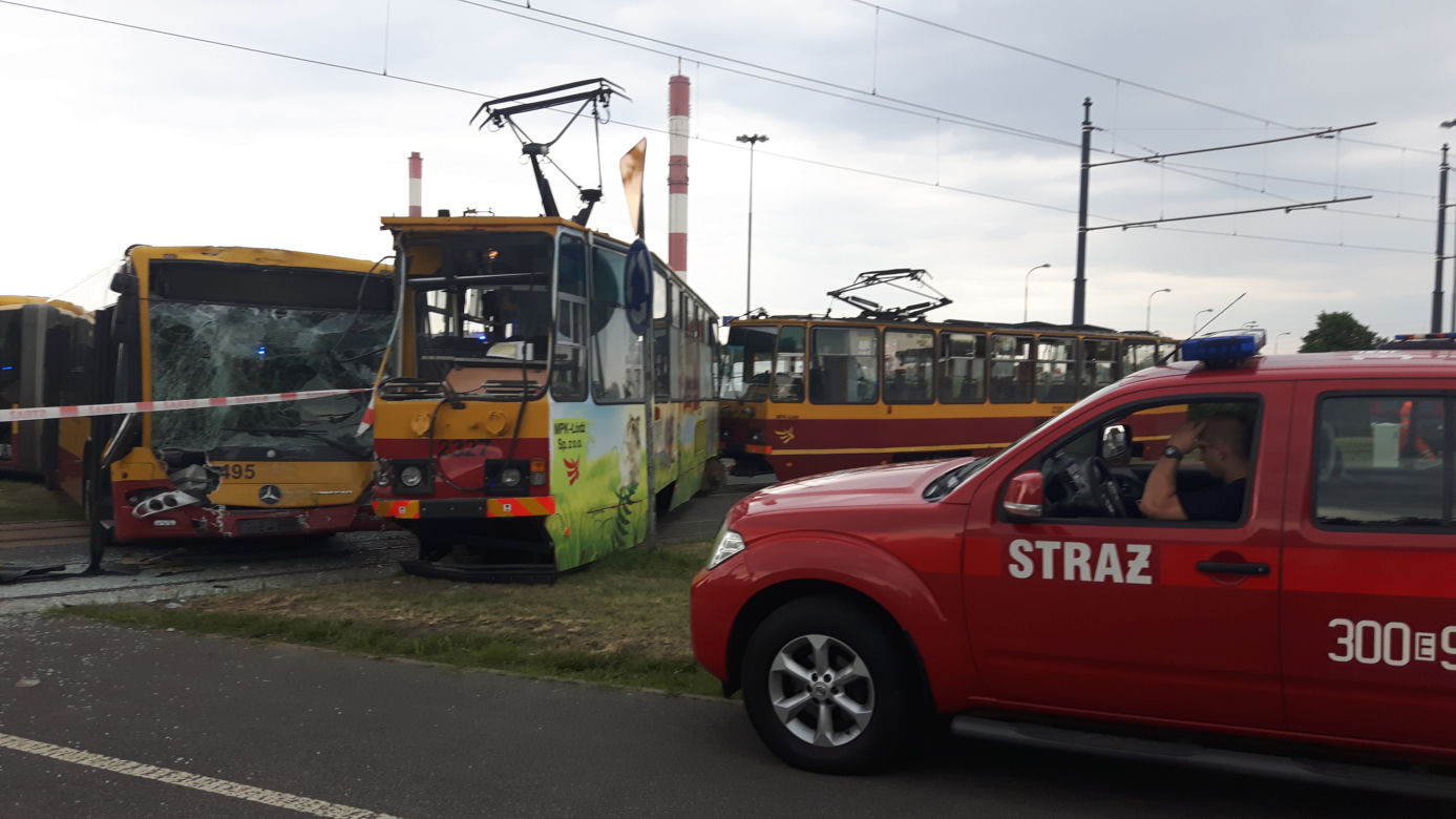 7. Poważny wypadek na rondzie Sybiraków w Łodzi