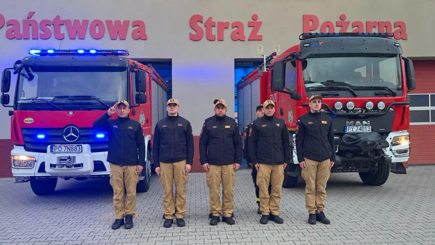 Strażackie syreny zawyły dla poległych kolegów. Żegna ich cała Polska