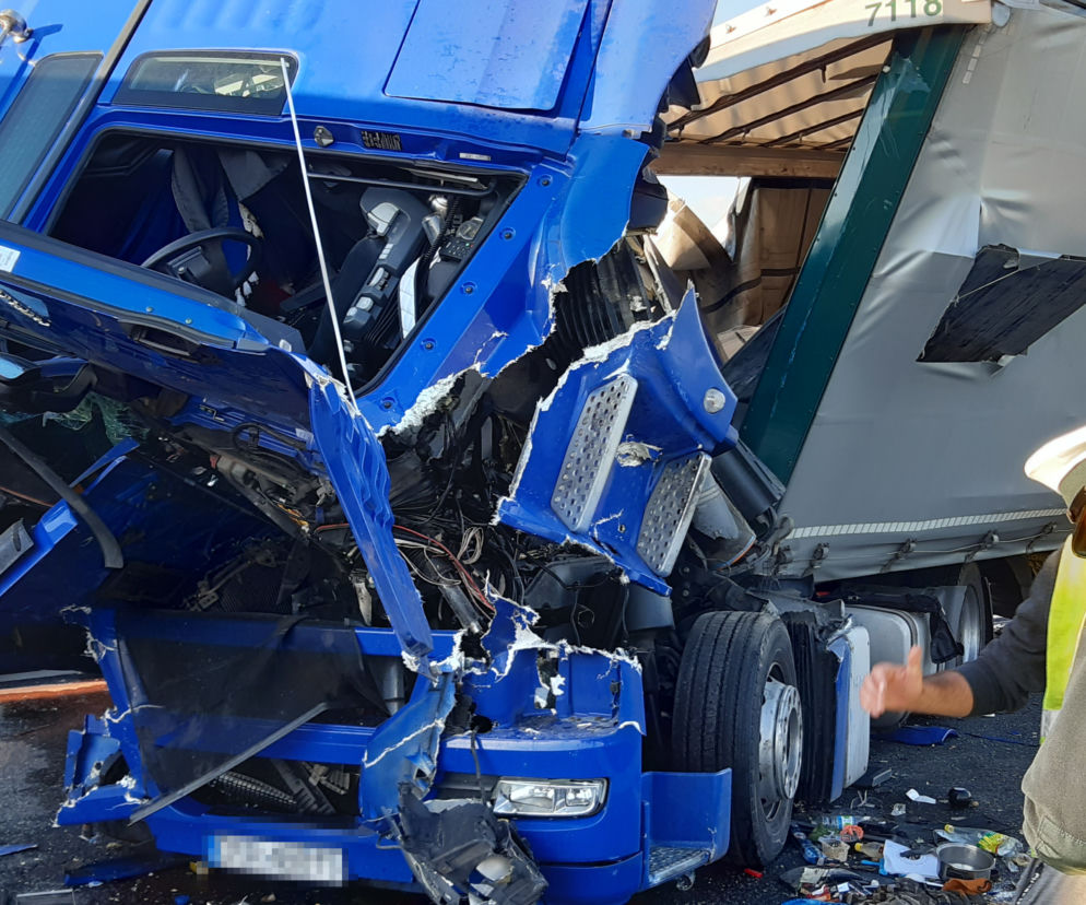 Wypadek ciężarówek na A4
