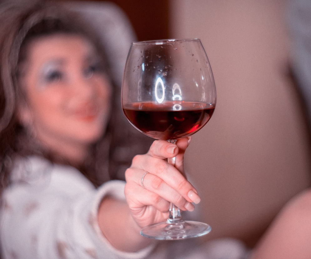 Libiąż. Pijana 48-latka przyjechała samochodem na komisariat. Chciała zeznawać w takim stanie?