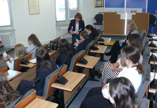 W Siedlcach odbyła się debata uczniów szkół podstawowych pt. „Czy pokolenia potrafią jeszcze ze sobą rozmawiać?”