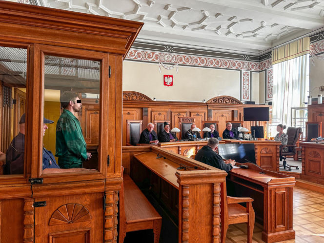 Zatłukł ukochaną i ogolił na łyso. Nie przyznaje się. bo "ma słabą pamięć"