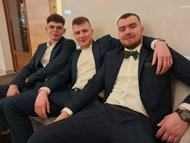 Studniówka 2026 maturzystów Zespołu Szkół Zawodowych nr 1 w Starachowicach