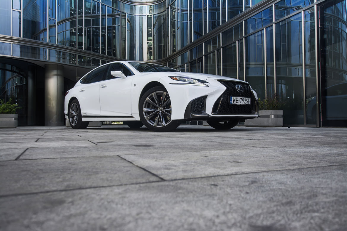 Lexus LS500h F-Sport