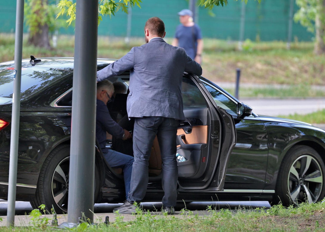 Aleksander Kwaśniewski u fryzjera