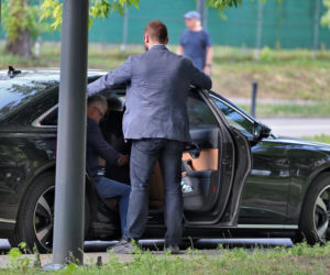 Aleksander Kwaśniewski u fryzjera