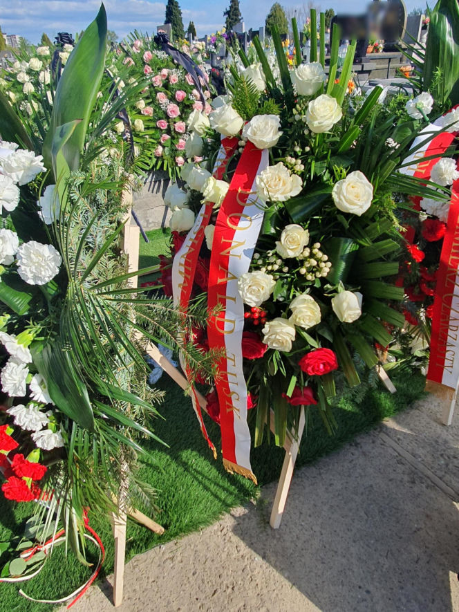 Obok niego spoczął poseł Łukasz Litewka. Kim był Aleksander Widera?