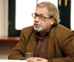 Niegdyś bożyszcze tłumów jako Janek Kos. Tak przez lata zmieniał się legendarny aktor Janusz Gajos
