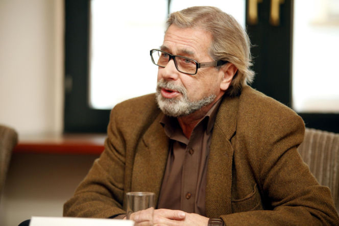 Niegdyś bożyszcze tłumów jako Janek Kos. Tak przez lata zmieniał się legendarny aktor Janusz Gajos