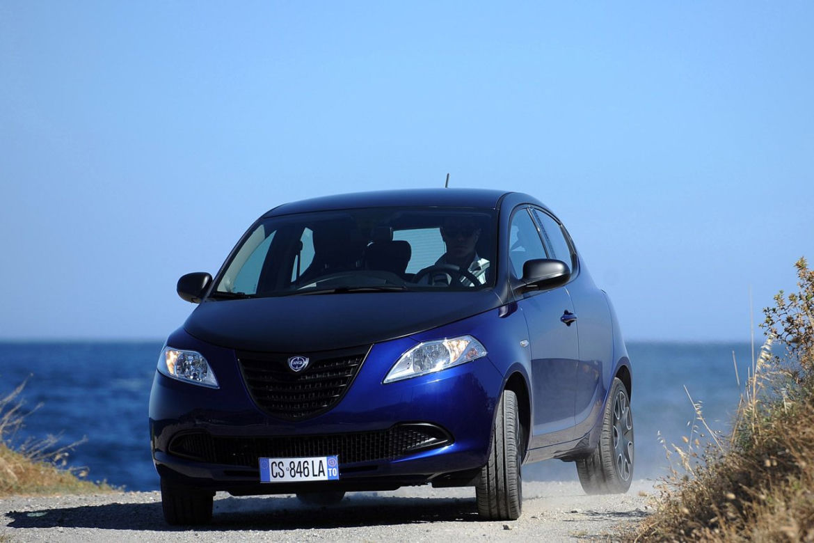 Lancia Ypsilon MOMODESIGN