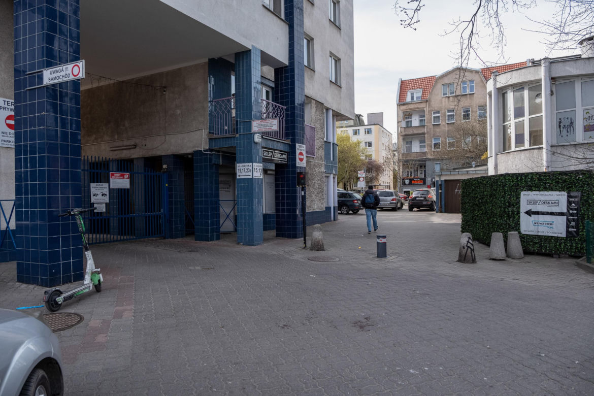 Mirosław W. dźgnął kierowcę w brzuch za źle zaparkowane auto.