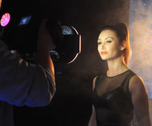 Eva Basta na planie teledysku ,,8 minut