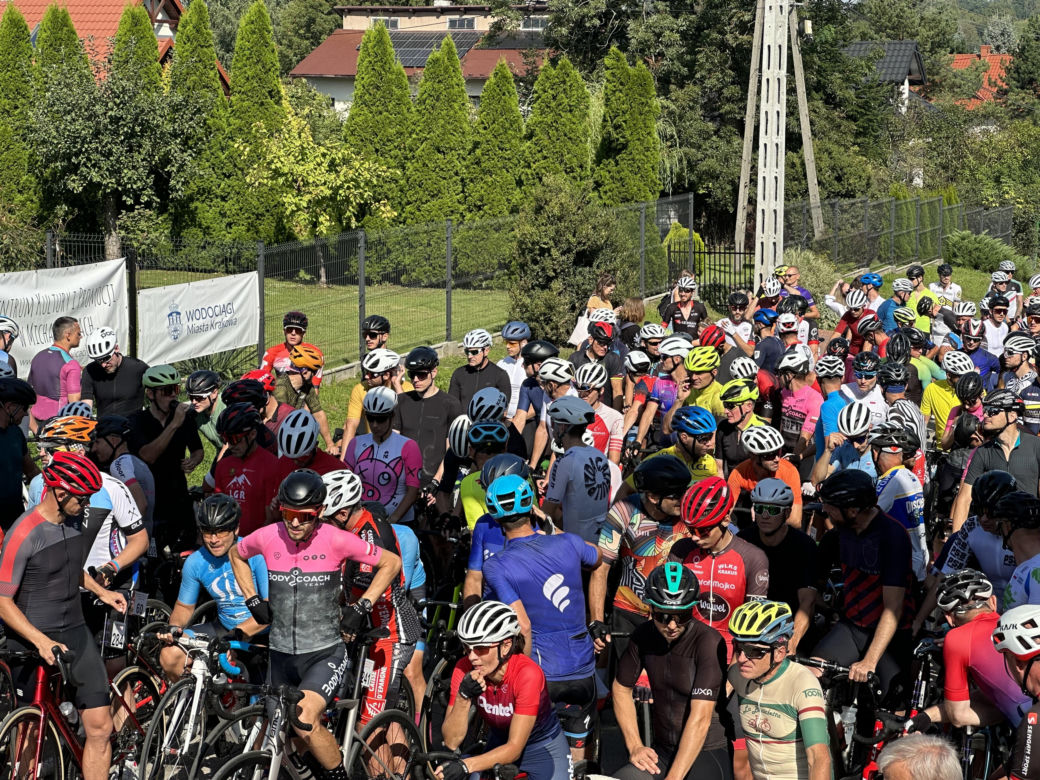 Sportowa rywalizacja i wspólne pomaganie. Za nami 8. edycja Tour de Cracovia Amatorów! 