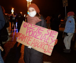 Tysiące osób protestowało w Krakowie po publikacji uzasadnienia wyroku w sprawie aborcji