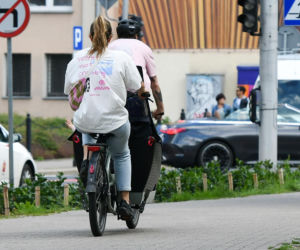Zofia Zborowska wozi dzieci rowerem za 27000zł