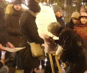 Manifestacja w obronie sądownictwa na Rynku Staromiejskim w Toruniu