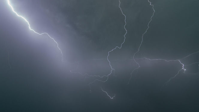 Fatalny początek tygodnia. Burze w 3 województwach, a tutaj nawet 30 mm deszczu
