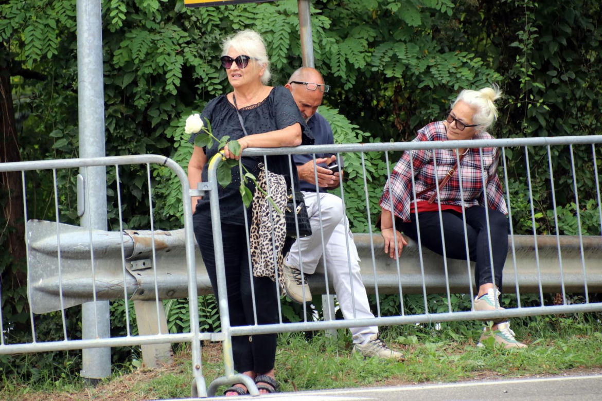 Prywatne uroczystości żałobne Giorgio Armaniego w rodzinnych stronach projektanta