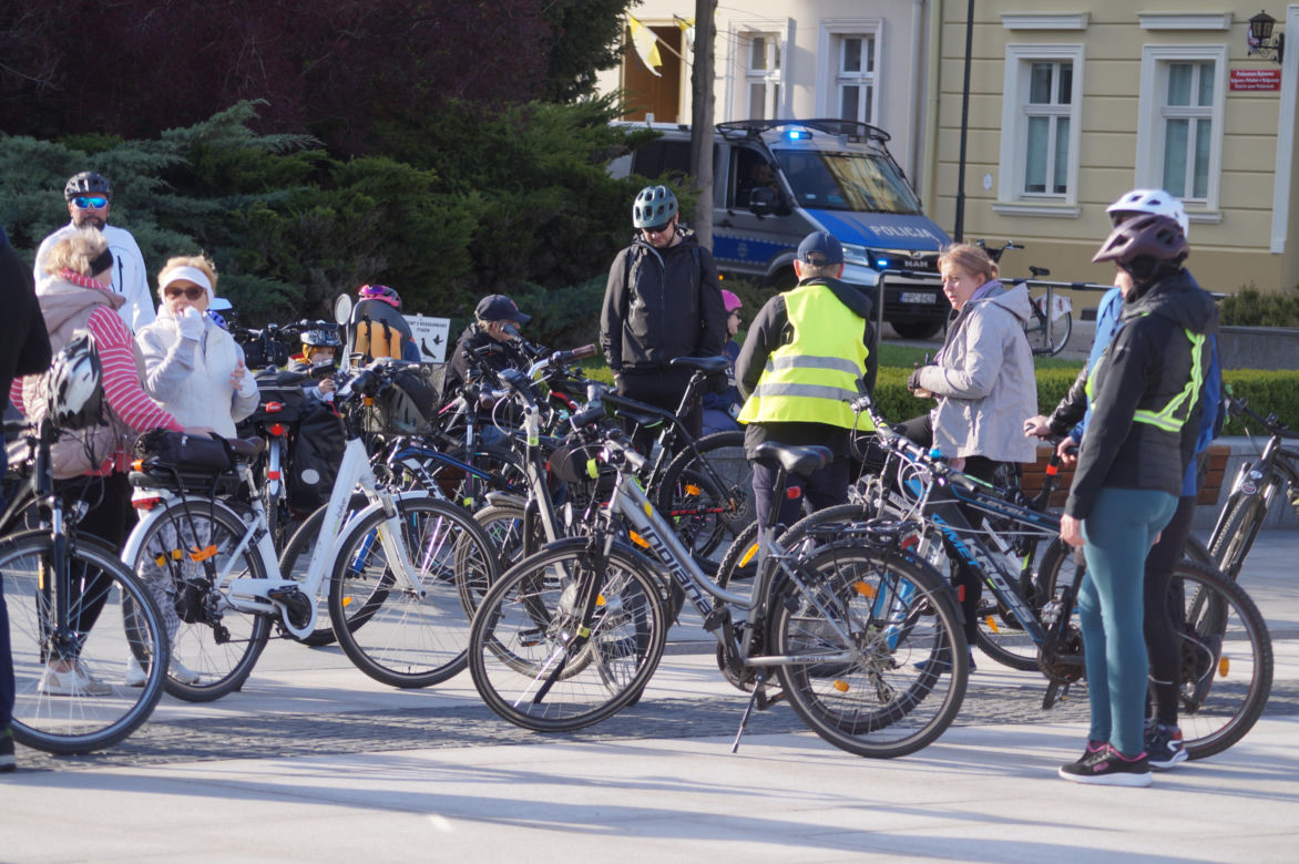 Rowerowa radość i ognisko na mecie. Rodzinna Masa Krytyczna przejechała przez Bydgoszcz