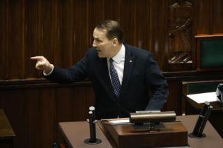 Sikorski bezlitosny dla prezydenta, o co tu chodzi? Nie ma wiedzy