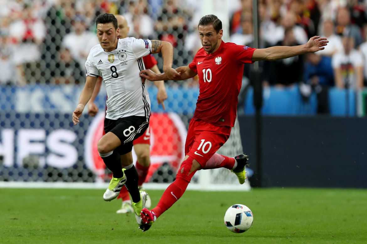 Mesut Ozil przeszedł niezwykłą przemianę!
