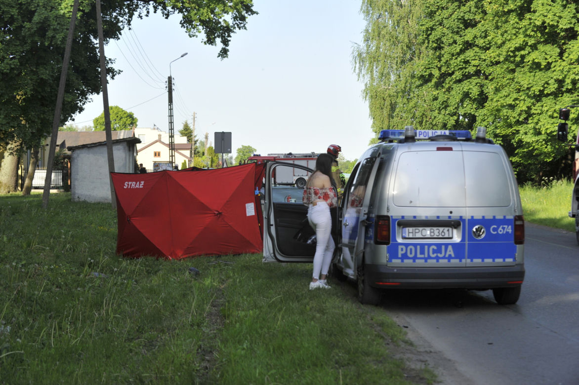 Motocyklista próbował uniknąć zderzenia i zginął pod kołami nadjeżdżającego samochodu